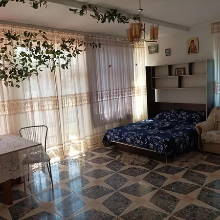 Mihai * 那沃达利